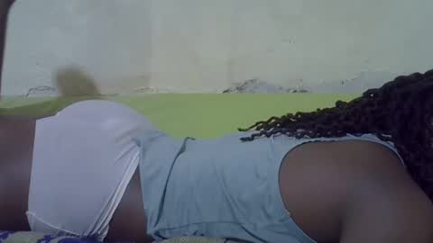 Snapshot of slim_girl3 chatting on 03/05/25, 10:00 slim_girl3 online show from 03/05/25, 10:00