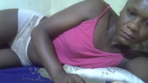 Snapshot of slim_girl3 chatting on 03/08/25, 12:33 slim_girl3 online show from 03/08/25, 12:33
