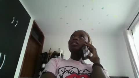 Snapshot of slim_l2 chatting on 10/24/25, 10:33 slim_l2 online show from 10/24/25, 10:33
