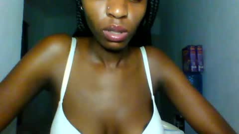 slimandthick1 online show from 04/03/26, 09:46