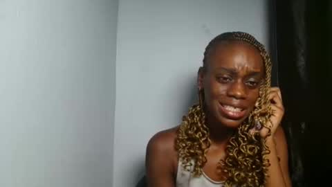 Snapshot of slimbaby16 chatting on 11/17/25, 10:10 Slim online show from 11/17/25, 10:10