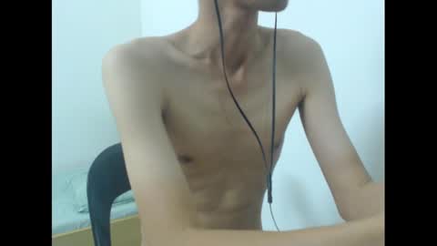 Snapshot of slimboner89 chatting on 01/12/25, 12:55 slimboner89 online show from 01/12/25, 12:55
