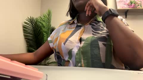 Snapshot of slimdiamond69 chatting on 02/17/25, 06:26 Dime. online show from 02/17/25, 06:26