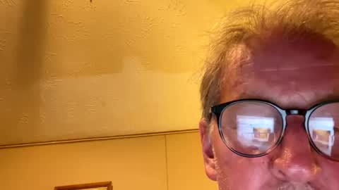 Snapshot of slimjim061560 chatting on 07/19/26, 10:35 slimjim061560 online show from 07/19/26, 10:35