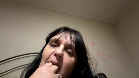 slimmers01 online show from 03/18/26, 01:42