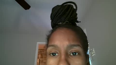 Snapshot of slimmmgooodiexoxo chatting on 11/11/25, 12:27 slimmmgooodiexoxo online show from 11/11/25, 12:27