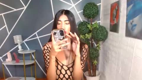 slimprettyjoira online show from 04/24/26, 06:27