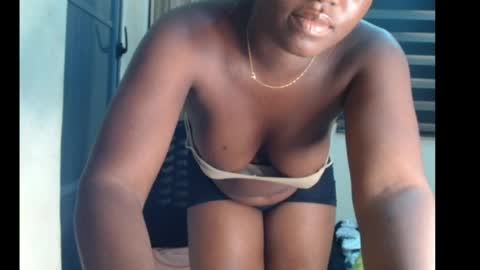 Snapshot of slimthick_tinah chatting on 07/28/26, 02:13 TINA online show from 07/28/26, 02:13