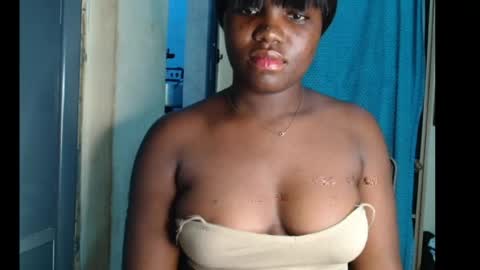 Snapshot of slimthick_tinah chatting on 07/28/26, 08:01 TINA online show from 07/28/26, 08:01