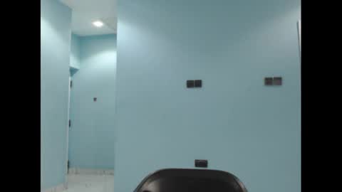 Snapshot of slimzyxdoll chatting on 02/20/25, 03:23 slimzyxdoll online show from 02/20/25, 03:23