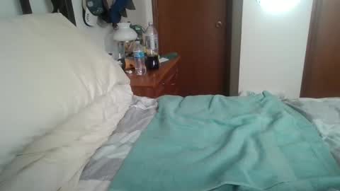 Snapshot of slippery_duck chatting on 01/23/25, 06:35 slippery_duck online show from 01/23/25, 06:35