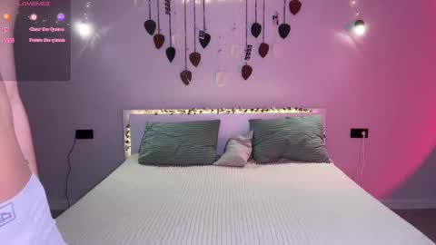 Lola and Li -  online show from 02/15/26, 12:58