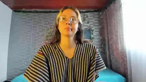 Snapshot of slone03 chatting on 11/09/25, 03:32 slone03 online show from 11/09/25, 03:32