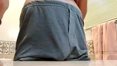 slowmooo_42069 online show from 09/24/25, 08:45