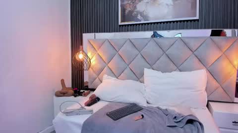 Snapshot of slut_milf_ chatting on 11/04/25, 07:24 slut_milf_ online show from 11/04/25, 07:24