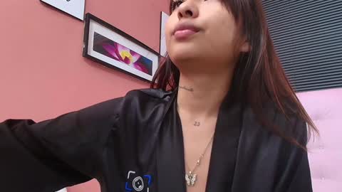 Snapshot of slutlittlecamila chatting on 12/12/24, 11:47 CAMILA online show from 12/12/24, 11:47