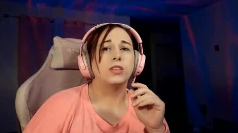 Snapshot of sluttia chatting on 03/01/26, 02:46 Heavenly online show from 03/01/26, 02:46