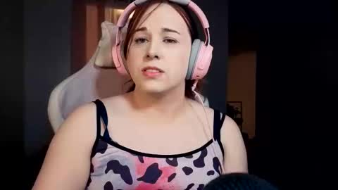 Snapshot of sluttia chatting on 03/03/26, 03:56 Heavenly online show from 03/03/26, 03:56