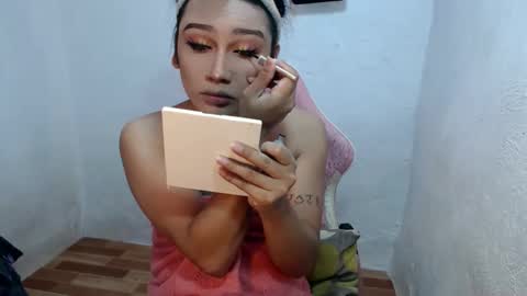 Snapshot of slutty_classyxx chatting on 09/23/25, 09:45 Lovie online show from 09/23/25, 09:45