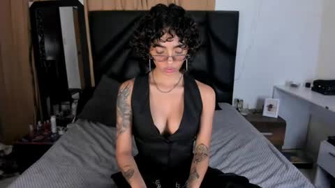 slutty_venus7 online show from 07/25/26, 12:53