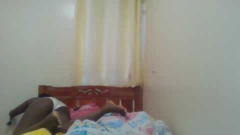 sluttygirlie online show from 04/17/26, 10:07