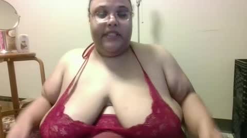 Snapshot of sluttyjess31 chatting on 10/07/25, 12:30 Jessica online show from 10/07/25, 12:30