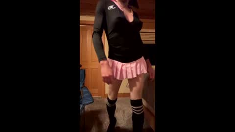 Snapshot of sluttykelsey chatting on 12/16/25, 03:00 Your fav slut online show from 12/16/25, 03:00