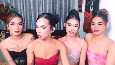 Snapshot of sluttylouise_moores chatting on 12/14/24, 02:01 luiseeeeee online show from 12/14/24, 02:01
