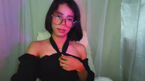 Snapshot of sluttypatotie chatting on 09/25/25, 06:44 sluttypatotie online show from 09/25/25, 06:44