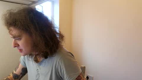 Snapshot of sluttysuzie17 chatting on 05/17/26, 05:09 SluttySuzie17 online show from 05/17/26, 05:09