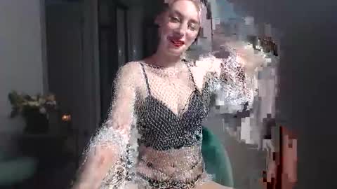 sly_fox10 online show from 04/23/26, 02:52