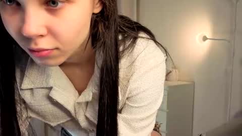 Lily online show from 11/26/25, 01:34