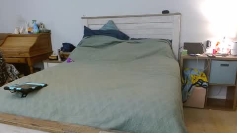 Rachel Lawrence online show from 12/10/24, 02:38