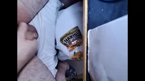 Snapshot of small_1986 chatting on 01/09/25, 09:37 transmisin gratuita bajo demanda free broadcast on demand online show from 01/09/25, 09:37