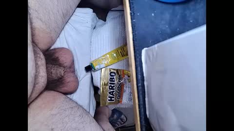 Snapshot of small_1986 chatting on 01/09/25, 12:41 transmisin gratuita bajo demanda free broadcast on demand online show from 01/09/25, 12:41