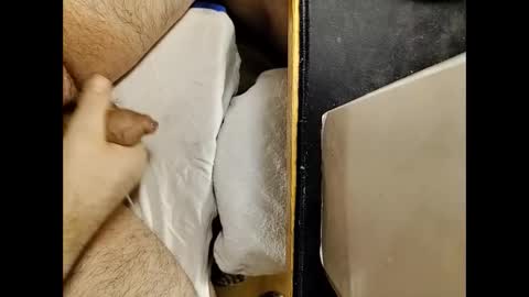 Snapshot of small_1986 chatting on 01/18/25, 10:28 transmisin gratuita bajo demanda free broadcast on demand online show from 01/18/25, 10:28