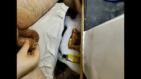 Snapshot of small_1986 chatting on 02/20/25, 12:15 transmisin gratuita bajo demanda free broadcast on demand online show from 02/20/25, 12:15