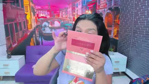 Mariana Torres online show from 11/10/25, 01:43