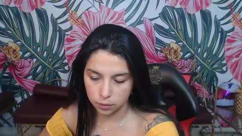 Snapshot of small__naughty chatting on 05/15/26, 01:34 Mariana Torres online show from 05/15/26, 01:34