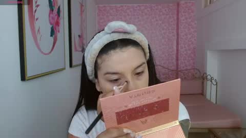 Snapshot of small__naughty chatting on 05/17/26, 01:07 Mariana Torres online show from 05/17/26, 01:07