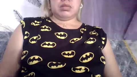 Lovewella online show from 09/19/25, 04:47