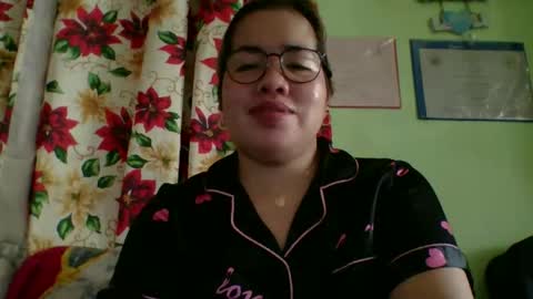 Snapshot of small_boobs59 chatting on 11/16/25, 03:34 Lovewella online show from 11/16/25, 03:34