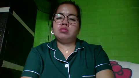 Snapshot of small_boobs59 chatting on 12/18/25, 01:11 Lovewella online show from 12/18/25, 01:11