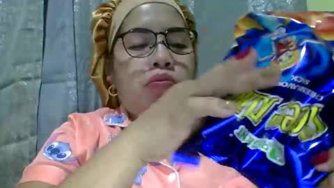 Snapshot of small_boobs59 chatting on 02/03/26, 04:12 Lovewella online show from 02/03/26, 04:12