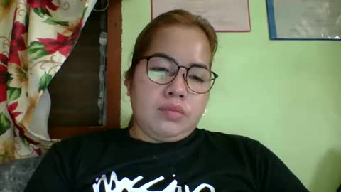 Snapshot of small_boobs59 chatting on 02/15/26, 01:35 Lovewella online show from 02/15/26, 01:35