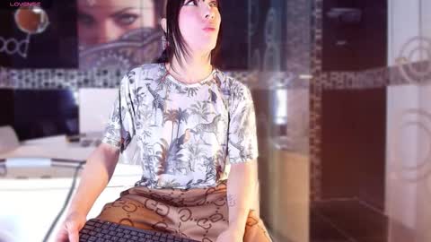 Small Hot19 online show from 12/02/25, 10:09