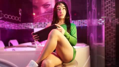 Small Hot19 online show from 02/17/26, 09:39