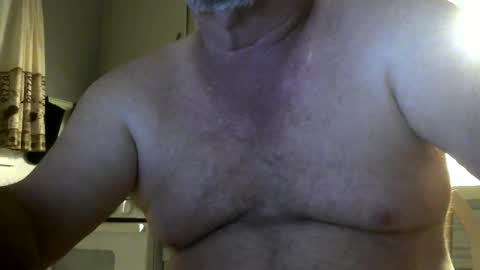 Snapshot of smalldickdjk chatting on 05/20/26, 09:15 smalldickdjk online show from 05/20/26, 09:15