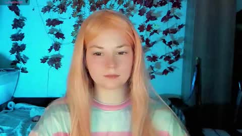 smallimpmeili online show from 10/22/25, 09:03