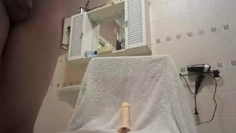 smallone8825 online show from 12/23/25, 08:23